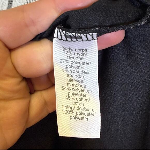 Maurices Black and White Knit Tunic Top. Size Medium. Excellent condition! - Picture 4 of 6